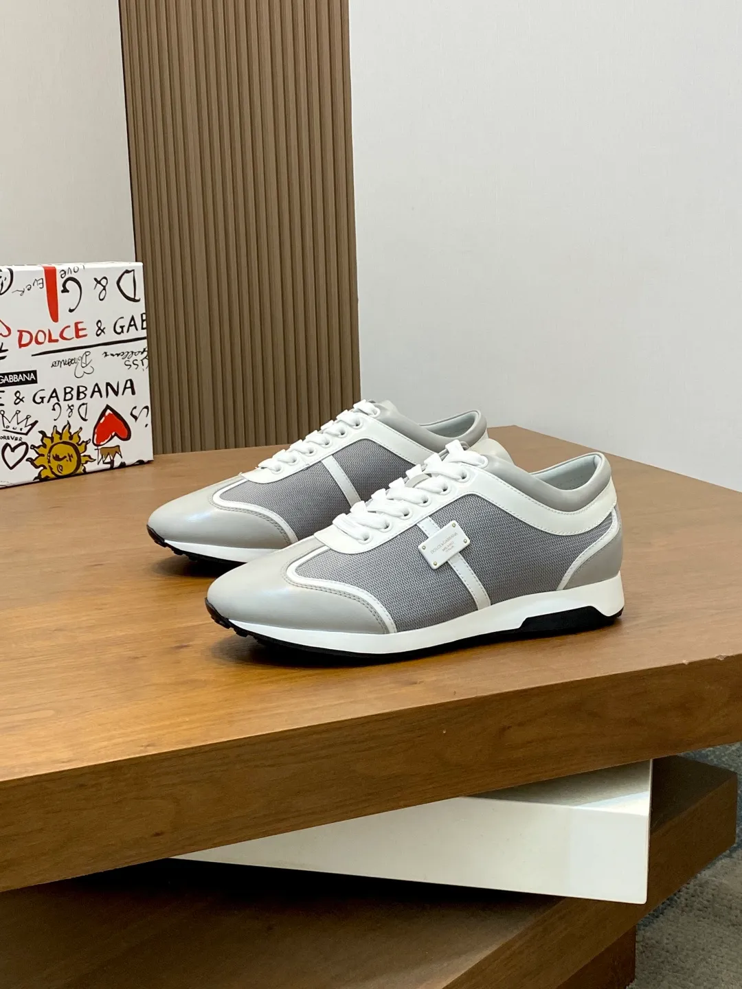 Men's Men's Shoes💰840••Classic••Dolce&Gabbana••DG✔️High-end men's sports•casual shoes. Original goods from top counters. Original imported cowhide, multi-material splicing design ➕Imported cowhide lining, cowhide feet ➕Original TPR elastic outsole.  Size: 39-44 (38, 45 customized)
